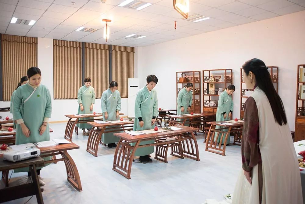 正规茶艺师培训(茶艺师培训班茶艺师学校)
